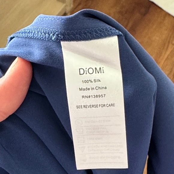 Silk Pants in navy blue - Picture 4 of 6